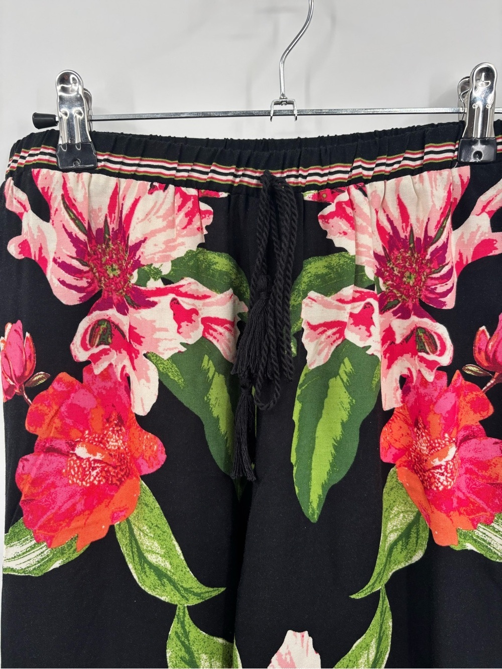 2PC Free Market Women’s Size S Floral Wrap Crop Top & Pants Black Pink Boho - Picture 8 of 9